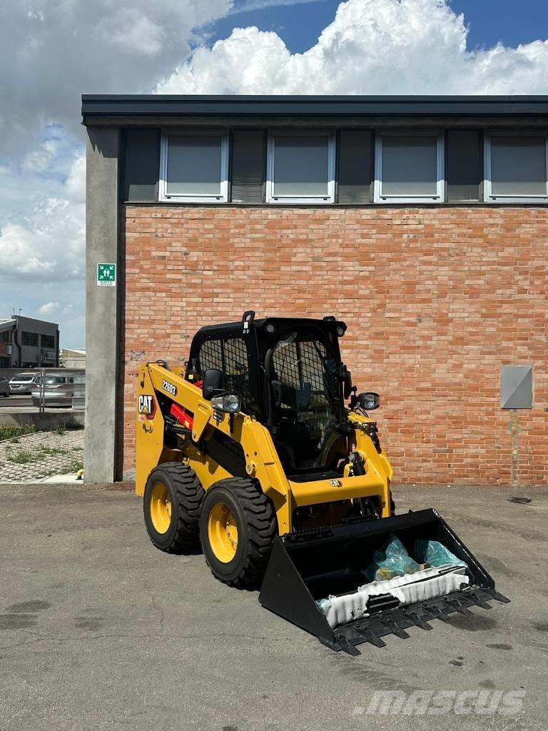 CAT 226D3 Šmykom riadené nakladače