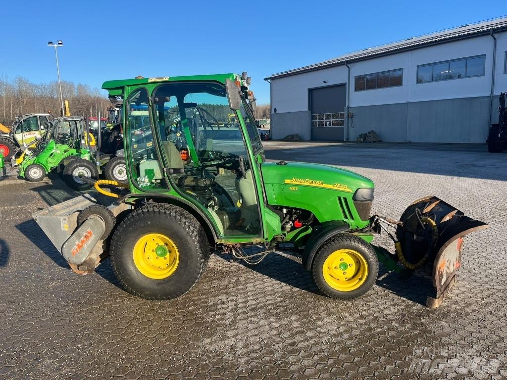 John Deere 2520 HST Kompaktné traktory