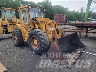 CAT 922 B Kolesové nakladače