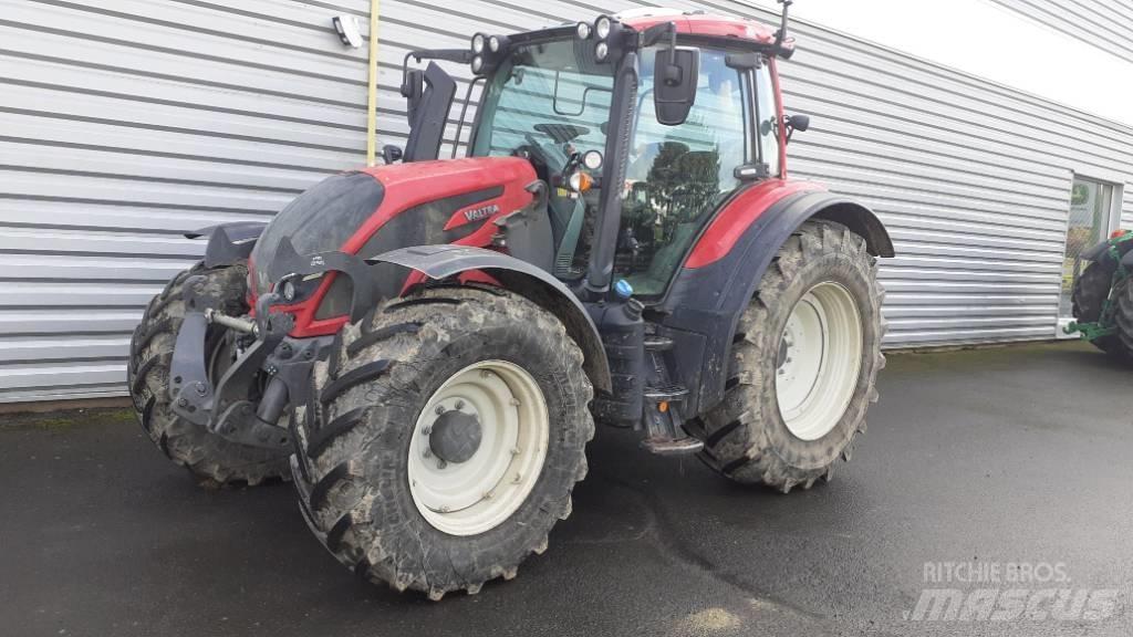 Valtra N 154 Traktory