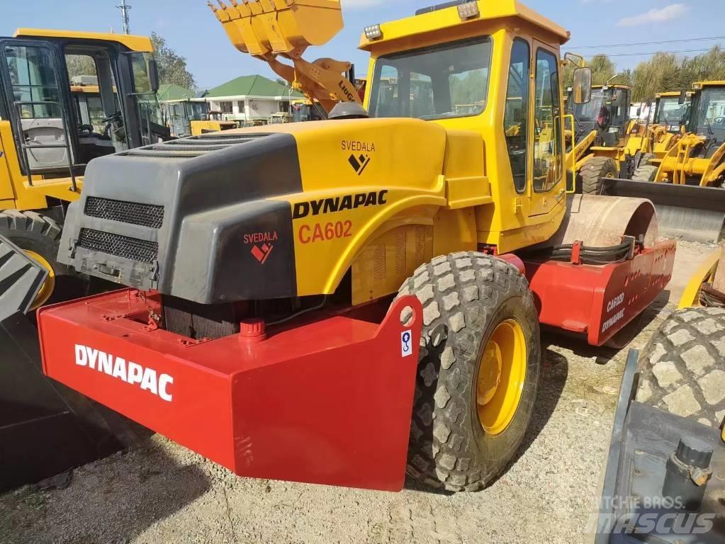 Dynapack CA602D Ťahačové valce