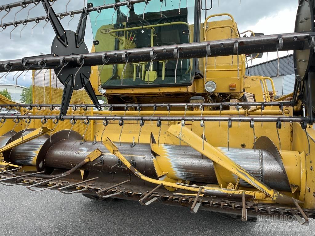 New Holland 8030 12´ Kombinované zberacie stroje