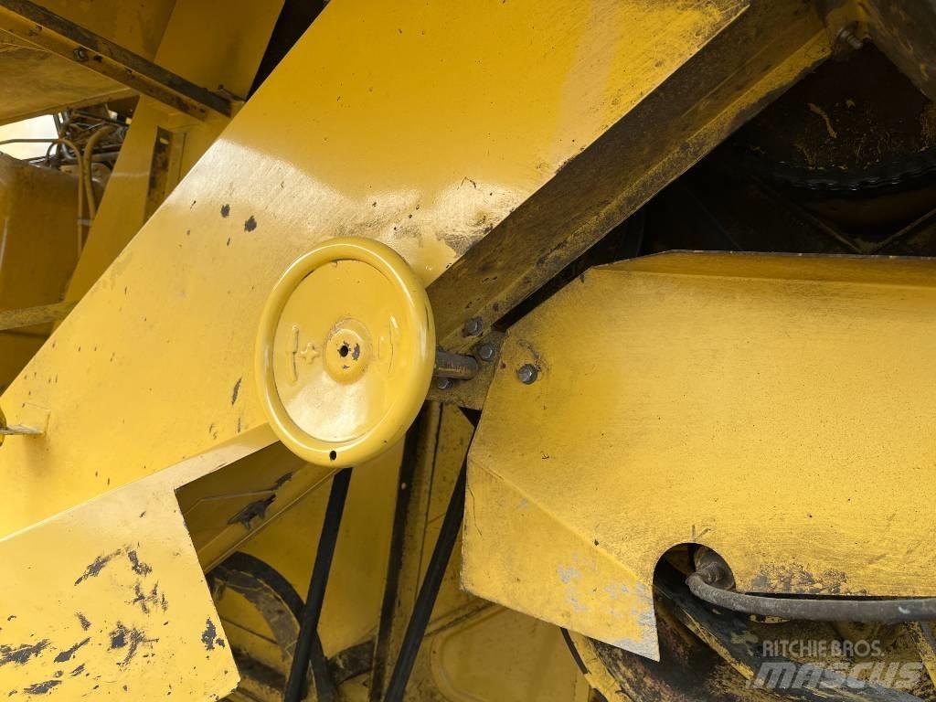 New Holland 8030 12´ Kombinované zberacie stroje