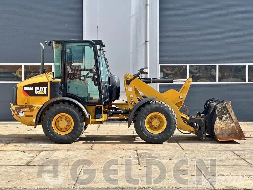 CAT 906M - NEW TYRES Kolesové nakladače