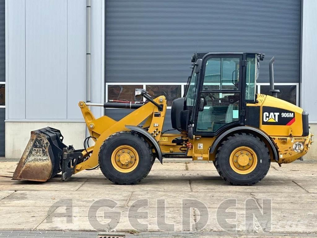 CAT 906M - NEW TYRES Kolesové nakladače