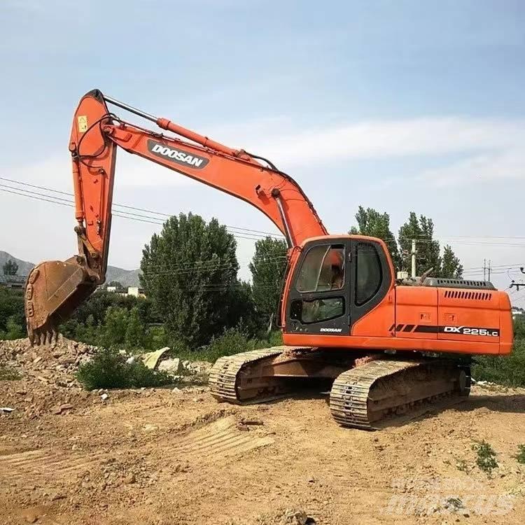Doosan DX 225 LC-9C Pásové rýpadlá