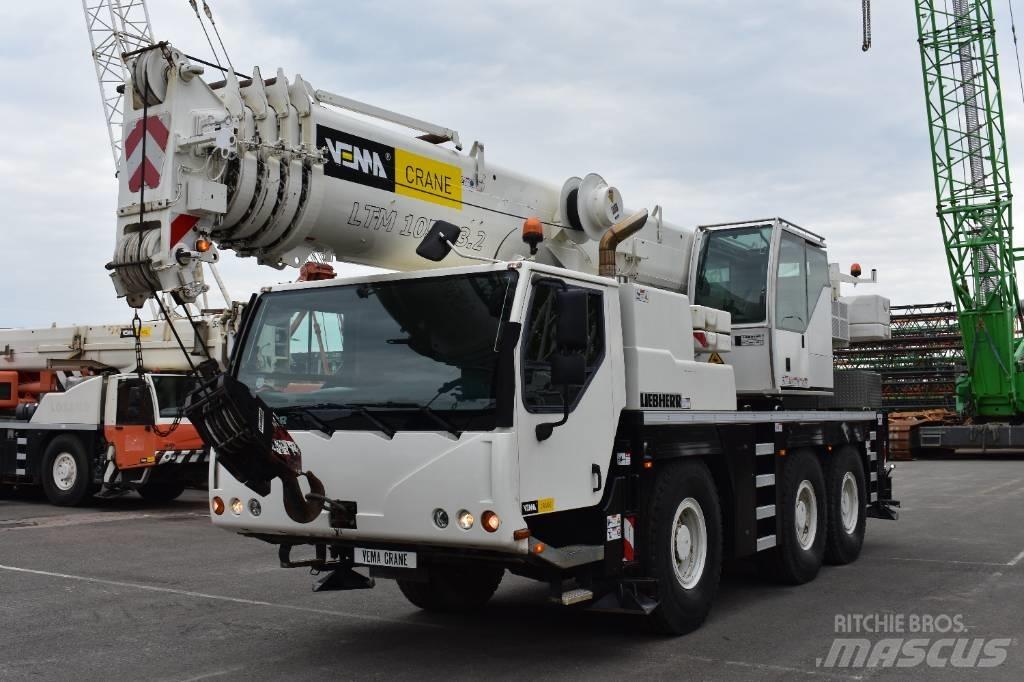 Liebherr LTM1055-3.2 Univerzálne terénne žeriavy