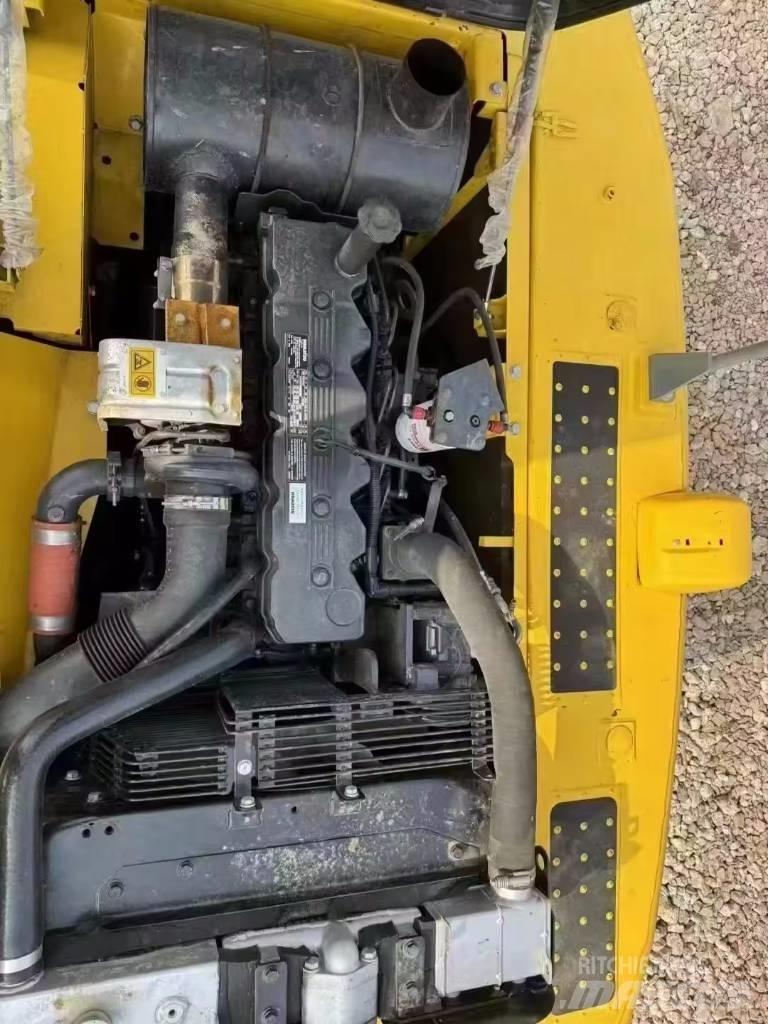 Komatsu PC 200 Pásové rýpadlá