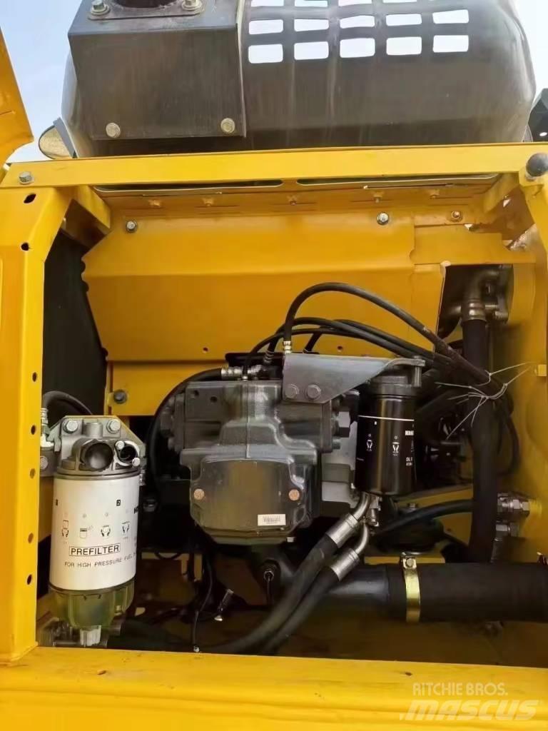 Komatsu PC 200 Pásové rýpadlá