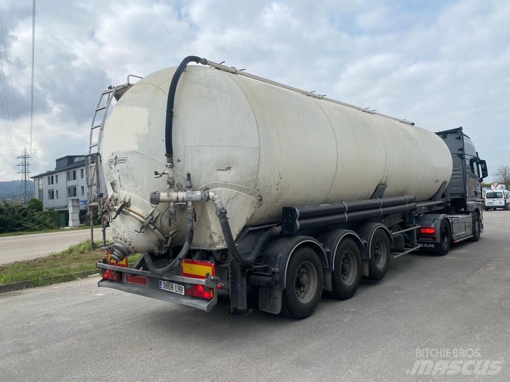 Spitzer SK2452CAL Cisternové návesy