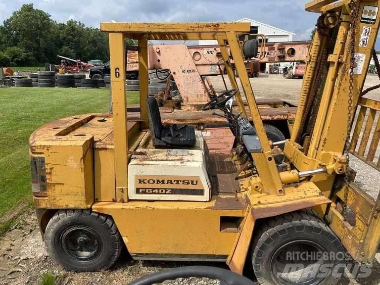 Komatsu FG 40ZT-4 Iné