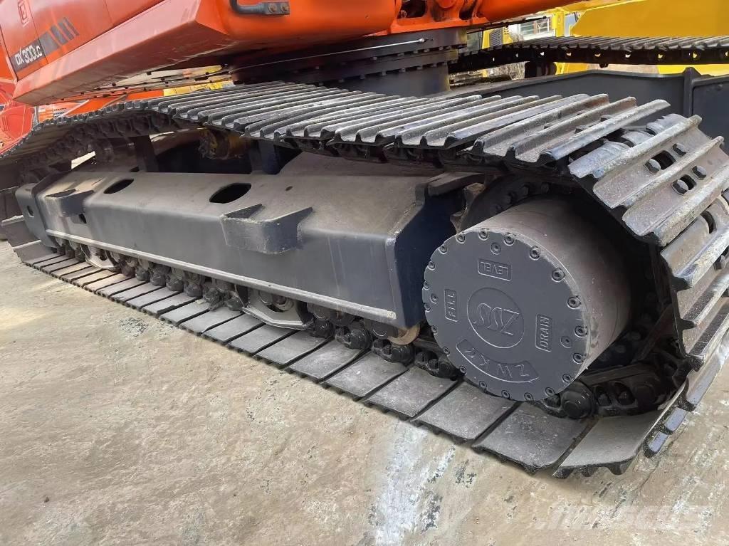 Doosan DX300LC Pásové rýpadlá