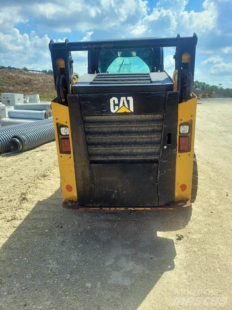 CAT 242 D Šmykom riadené nakladače