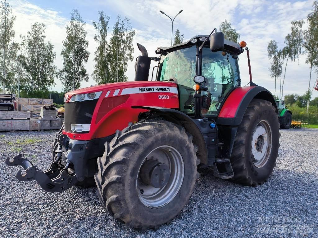 Massey Ferguson 8690 Traktory