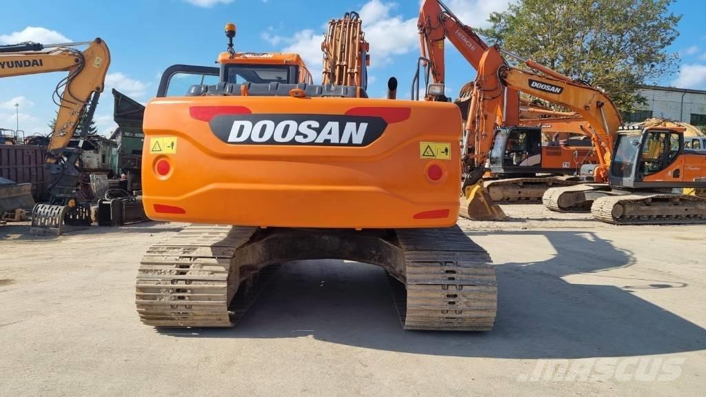 Doosan DX 225 Pásové rýpadlá