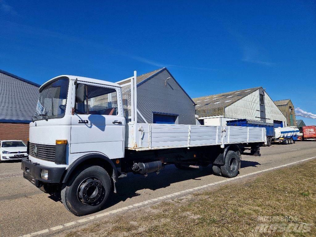 Mercedes-Benz 1113 Plošinové nákladné automobily/nákladné automobily so sklápacími bočnicami