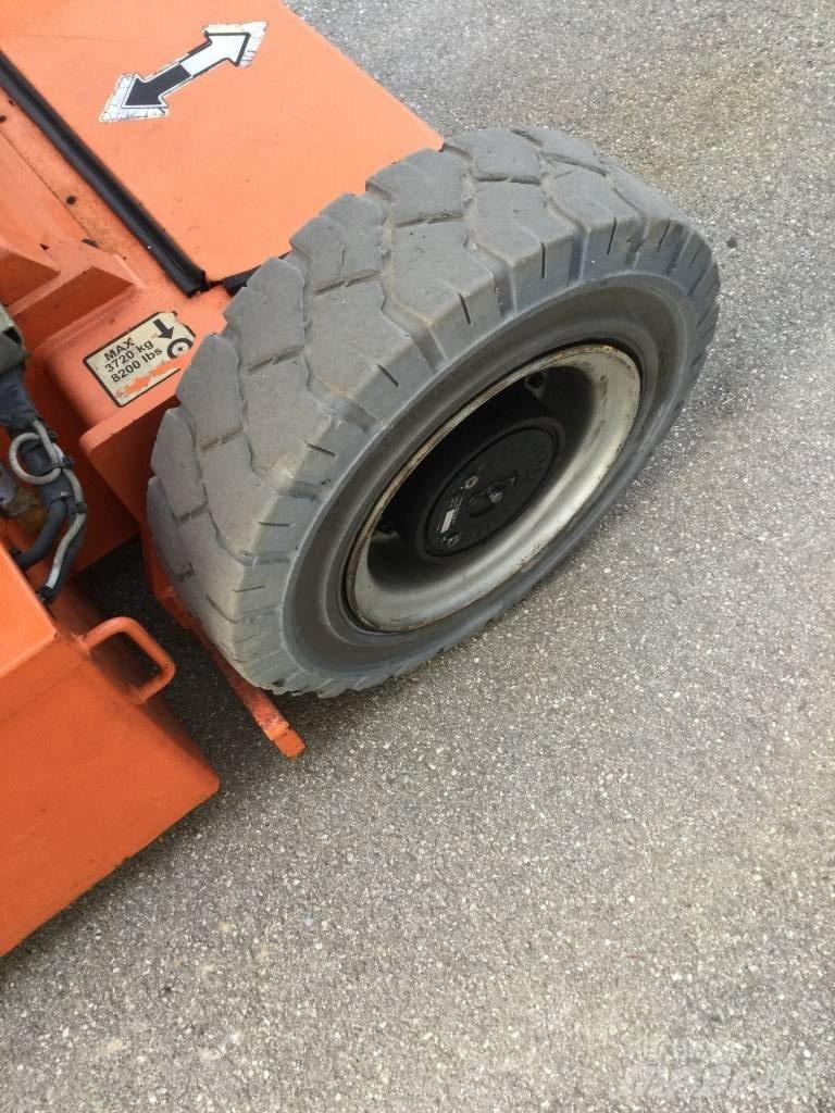 JLG E 300 AJP Kĺbové plošiny