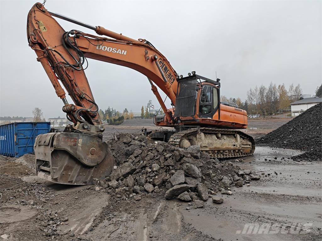 Doosan DX520LC Pásové rýpadlá