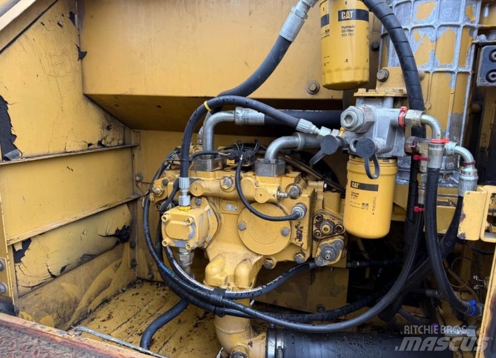 CAT 320 C Pásové rýpadlá