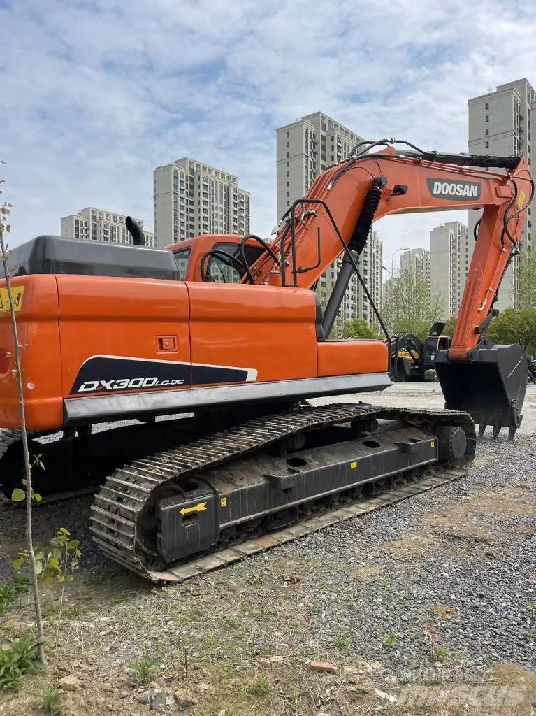 Doosan DX 300 LC Pásové rýpadlá