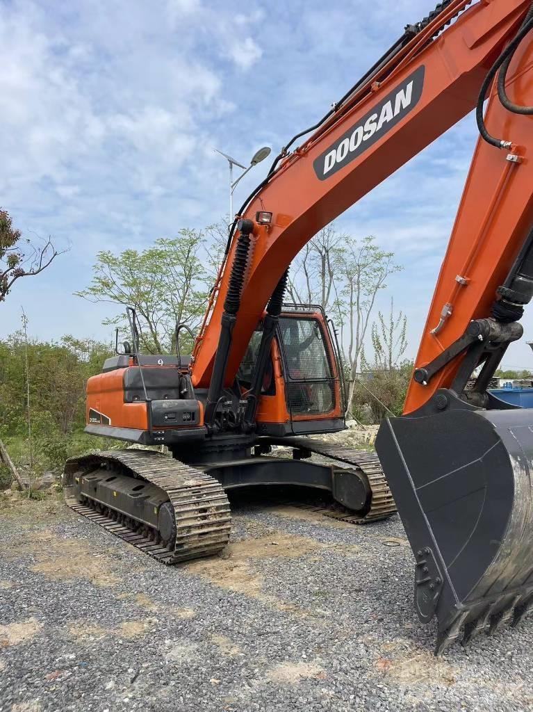 Doosan DX 300 LC Pásové rýpadlá