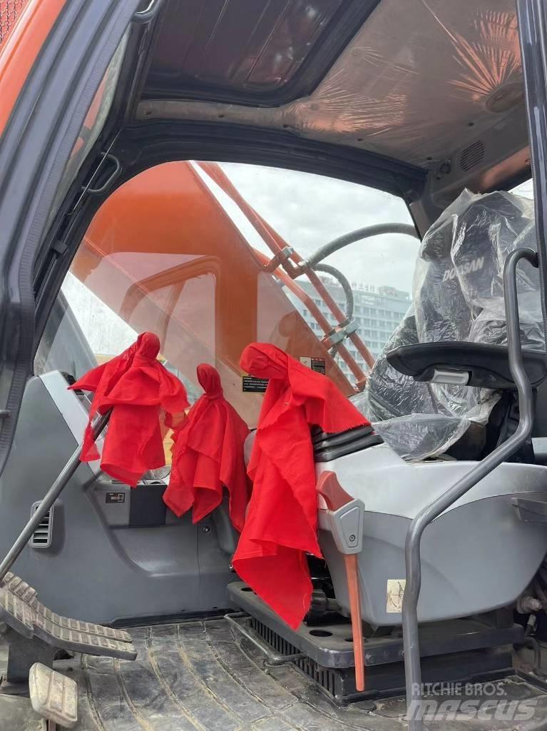 Doosan DX 300 LC Pásové rýpadlá