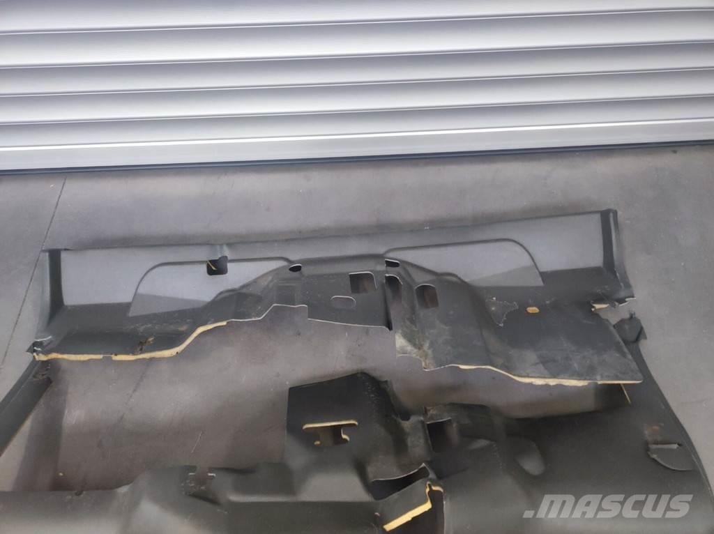 Nissan Floor Mat Kabíny a interiér