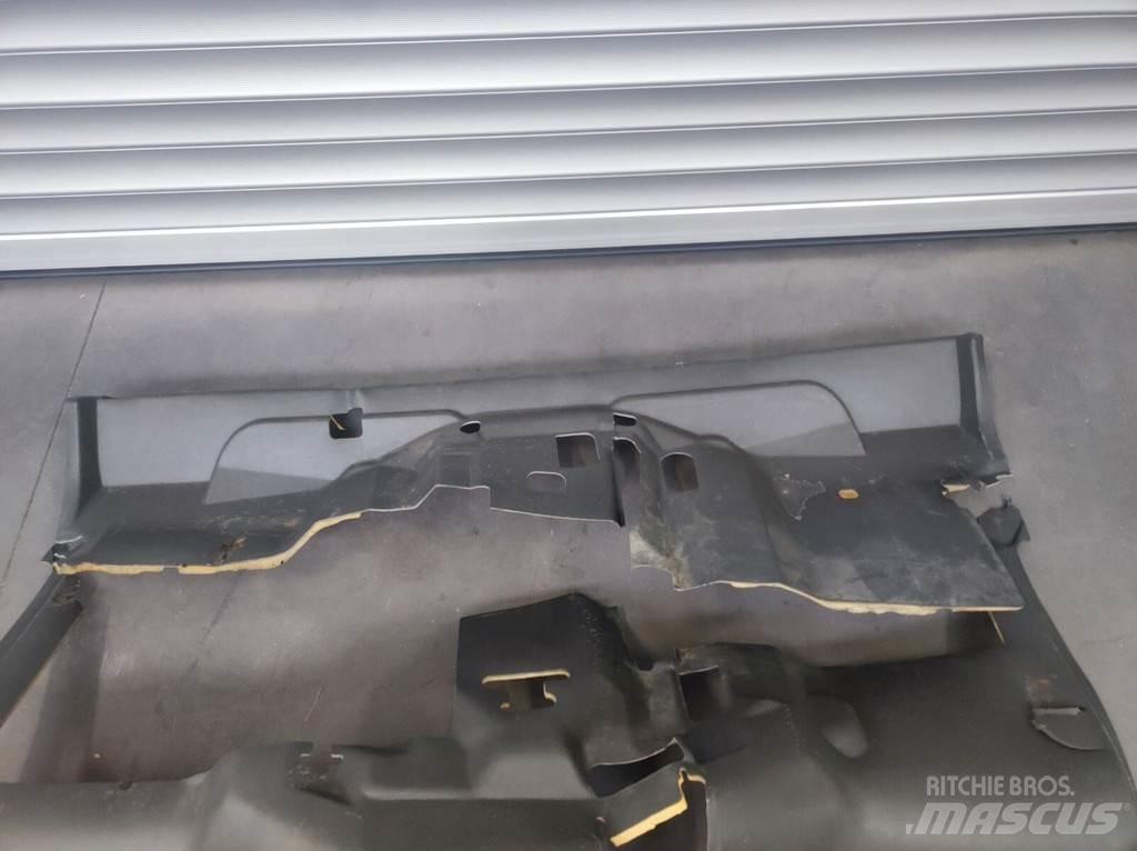 Nissan Floor Mat Kabíny a interiér