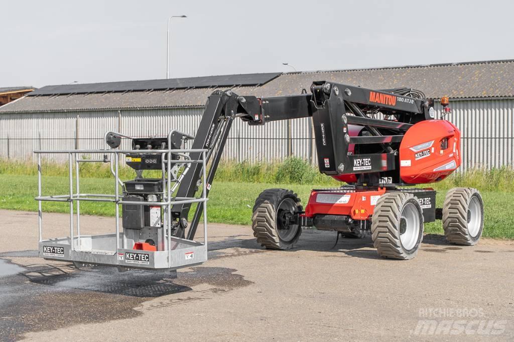 Manitou 180 ATJ e Kĺbové plošiny