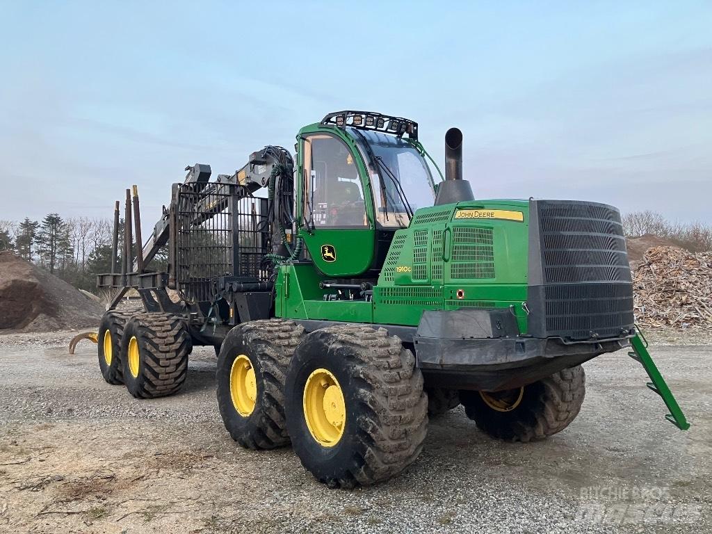 John Deere 1910G Lesné traktory