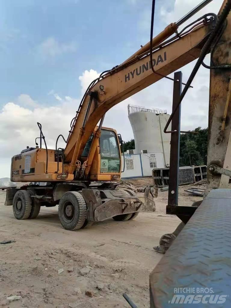 Hyundai 210W Kolesové rýpadlá