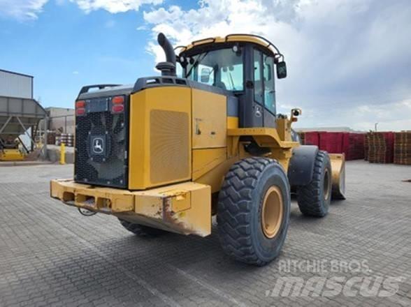 John Deere 624K Kolesové nakladače