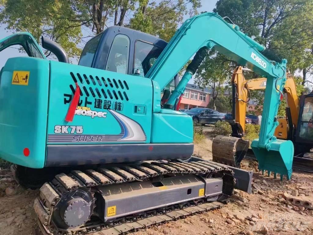 Kobelco SK 75 Midi rýpadlá 7 t - 12 t