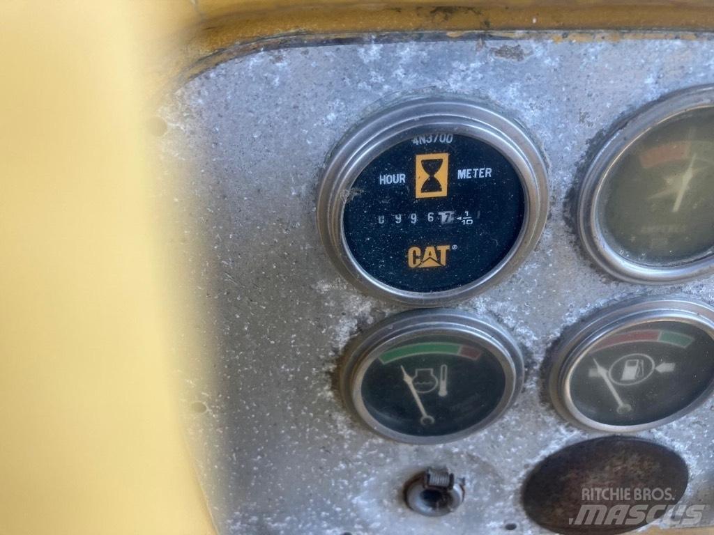 CAT D 9 H Pásové dozéry