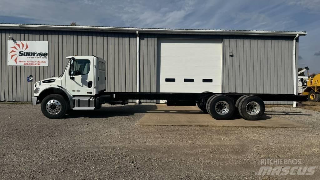 Freightliner M2 Nákladné vozidlá bez nadstavby
