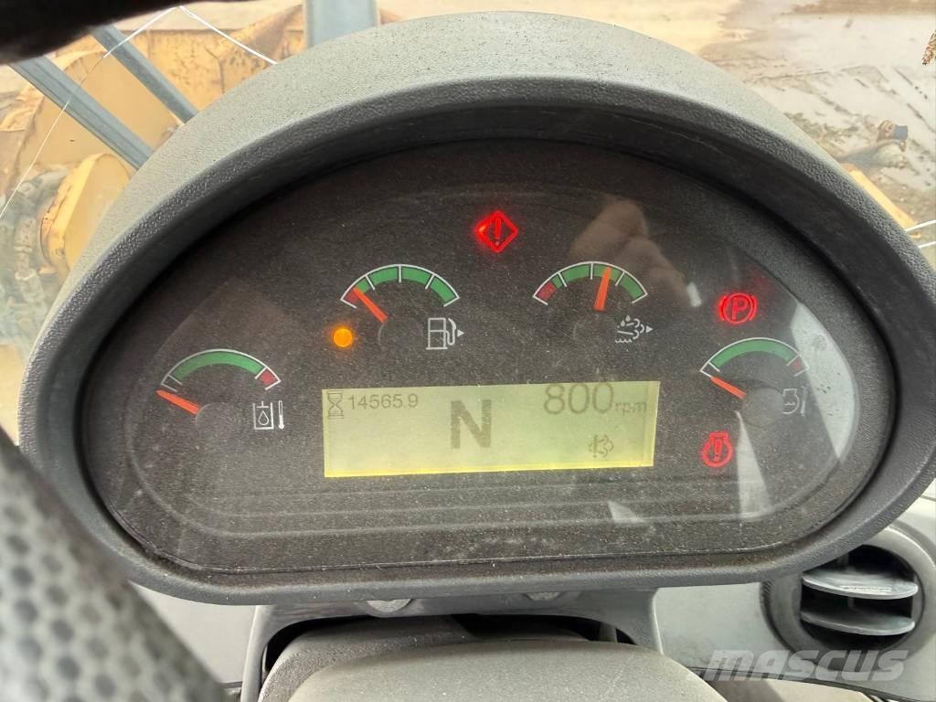 CAT 938 M Kolesové nakladače