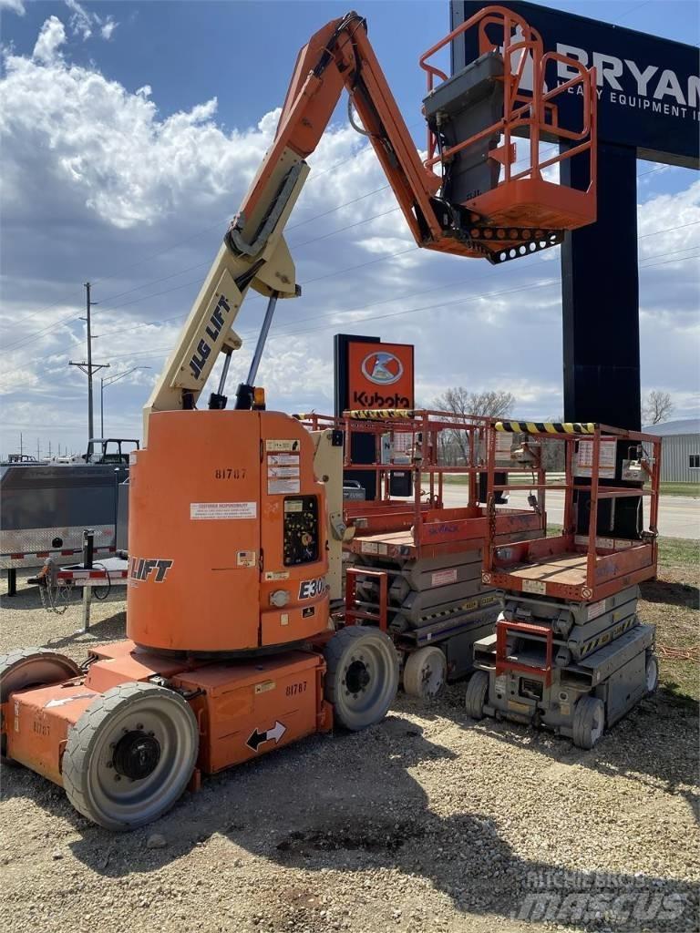 JLG E300AJP Kĺbové plošiny