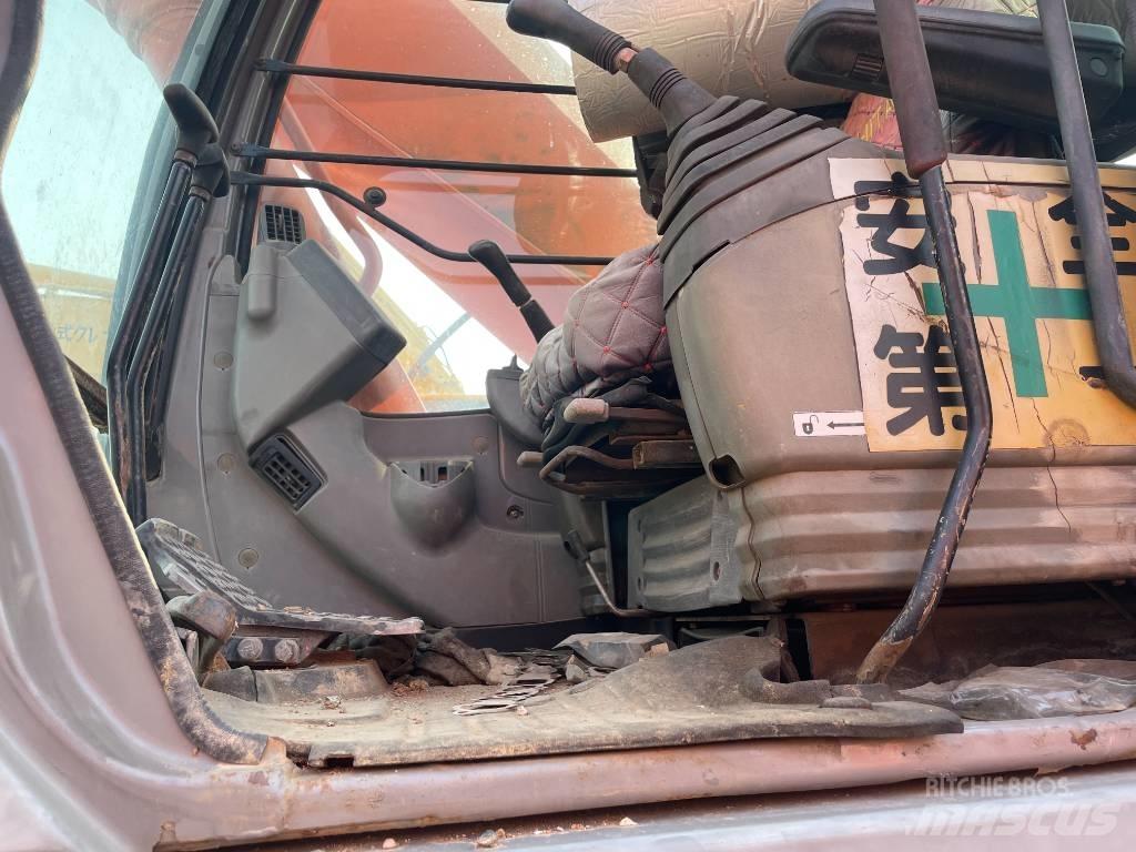 Hitachi ZX 270 Pásové rýpadlá