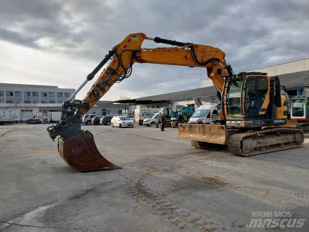 Hyundai HX 235 LCR Pásové rýpadlá