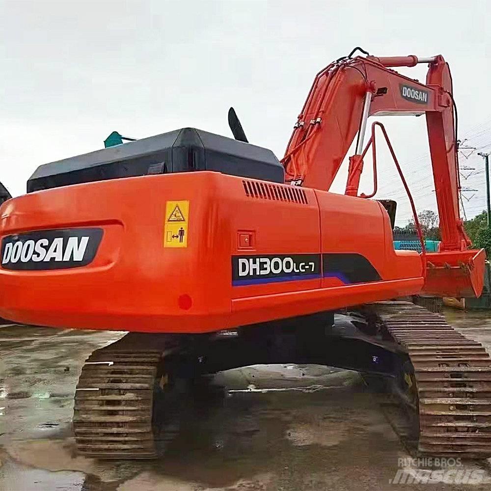 Doosan 300 Pásové rýpadlá
