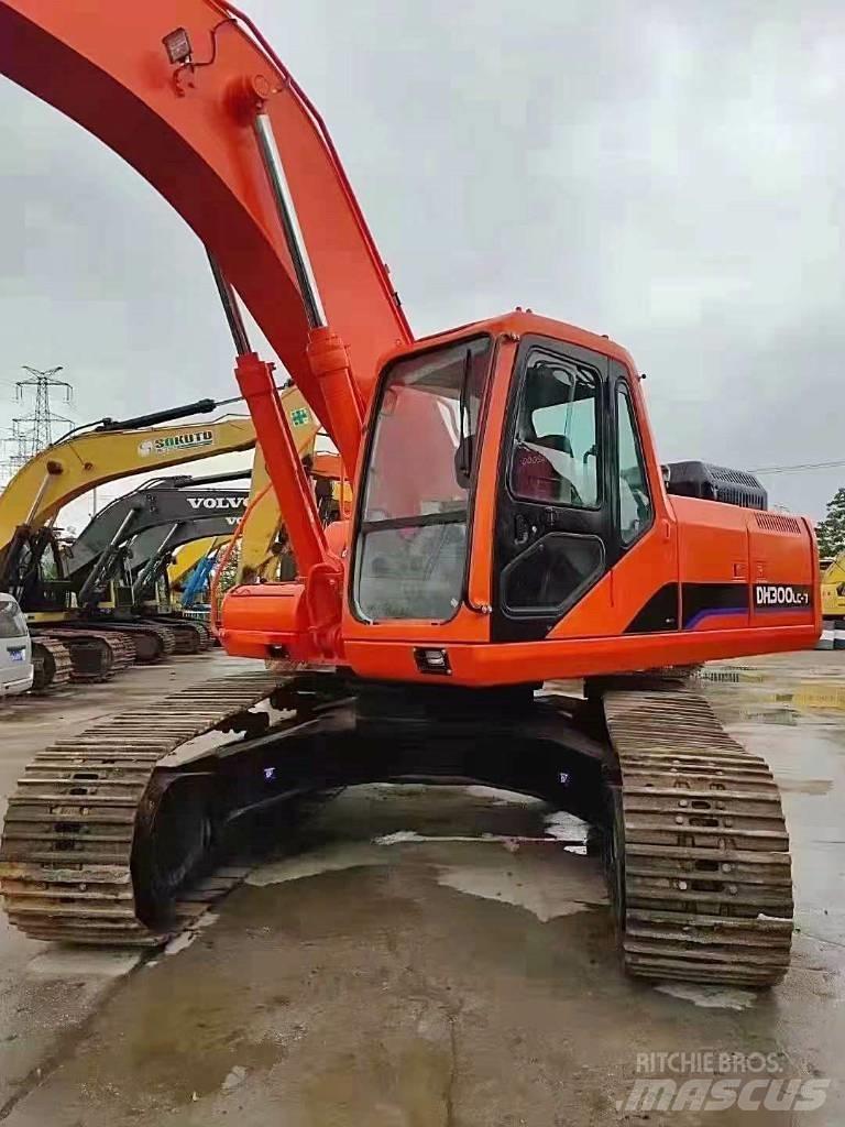 Doosan 300 Pásové rýpadlá