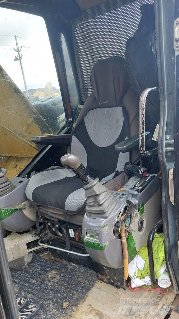 CAT 321 LCR Pásové rýpadlá