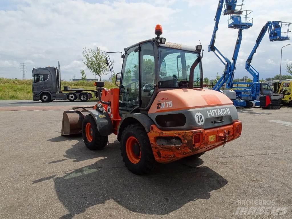 Hitachi ZW75 Stavebníctvo - ostatné