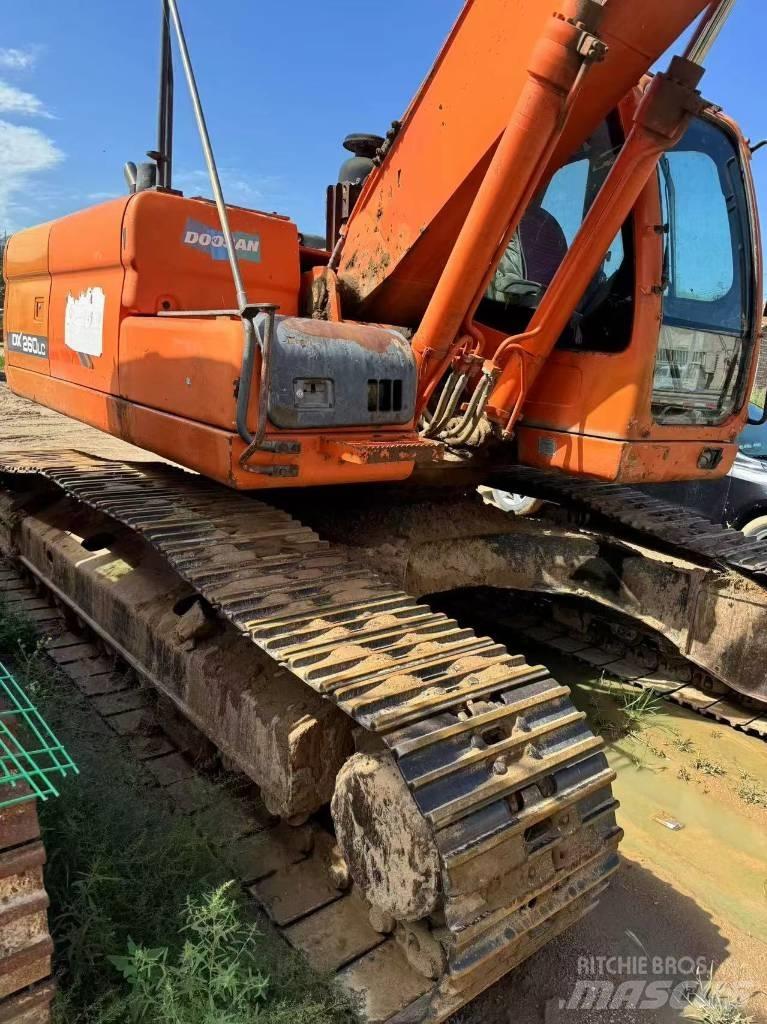 Doosan DX 260LC Pásové rýpadlá