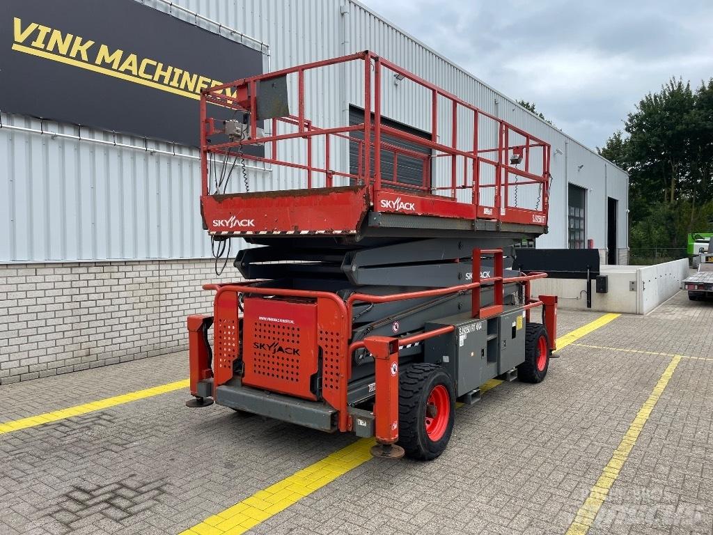 SkyJack SJ 9250 RT Nožnicové zdvíhacie plošiny