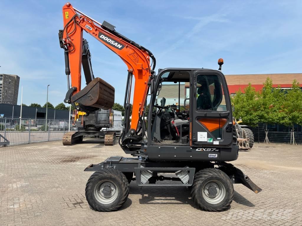 Doosan DX 57 Kolesové rýpadlá