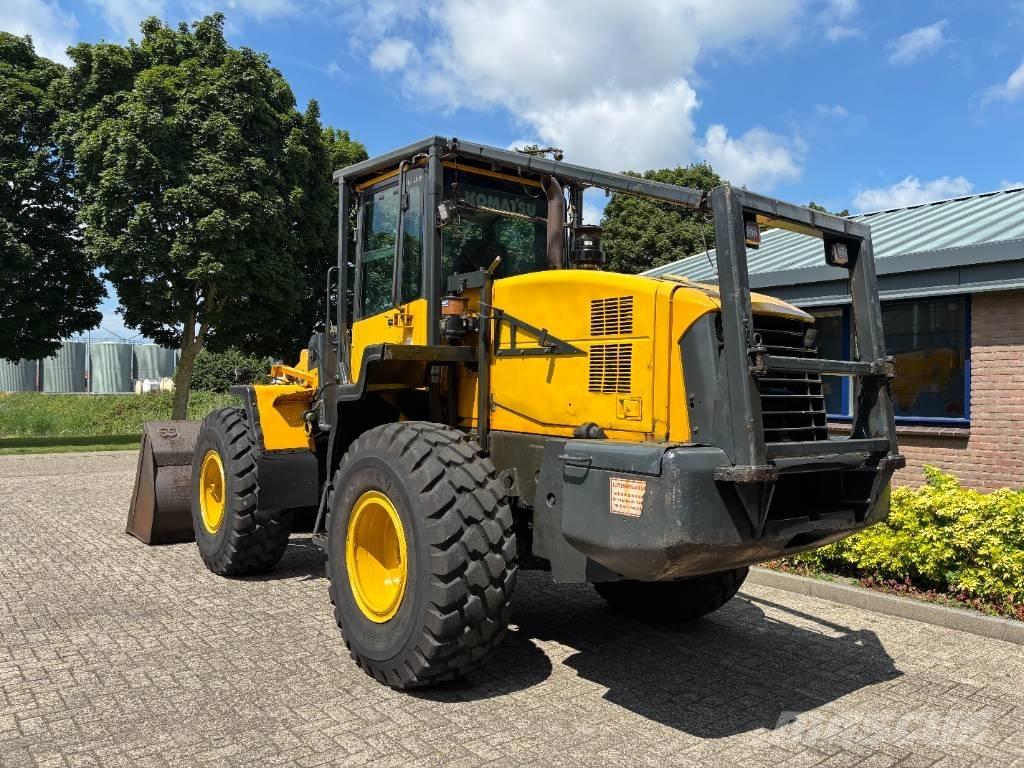 Komatsu WA 320-5 Kolesové nakladače