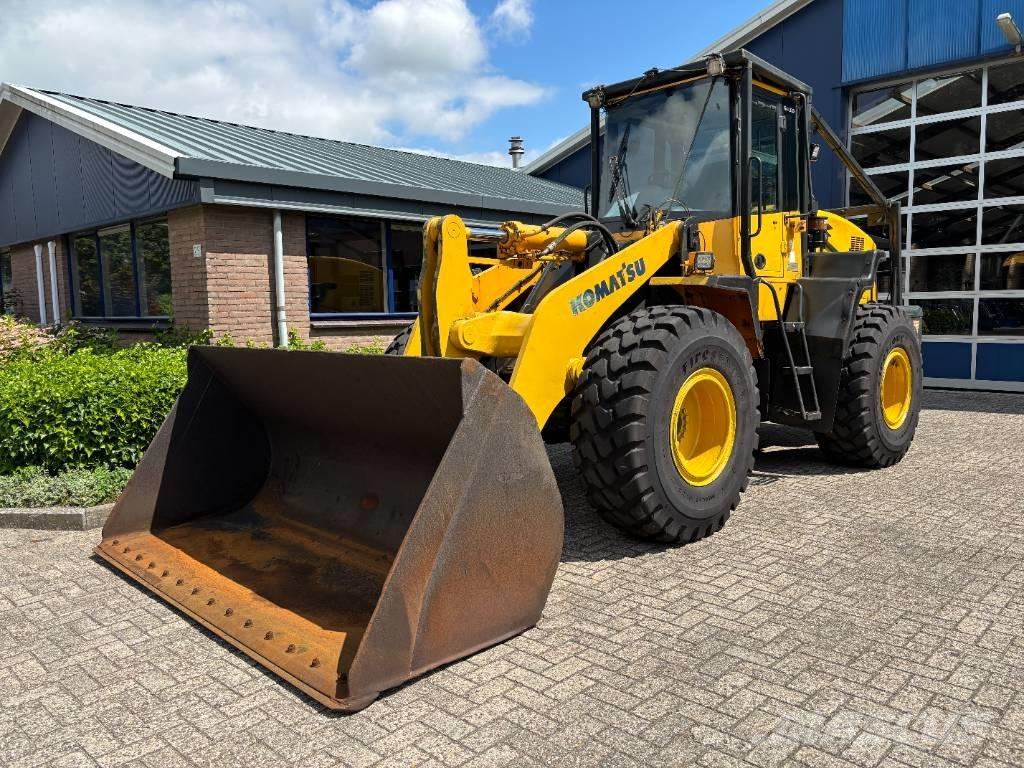 Komatsu WA 320-5 Kolesové nakladače