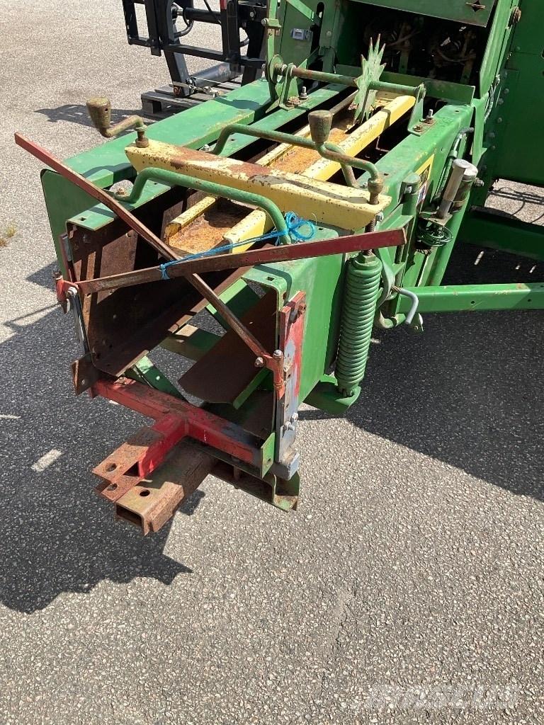 John Deere 440 Lisy na hranaté balíky