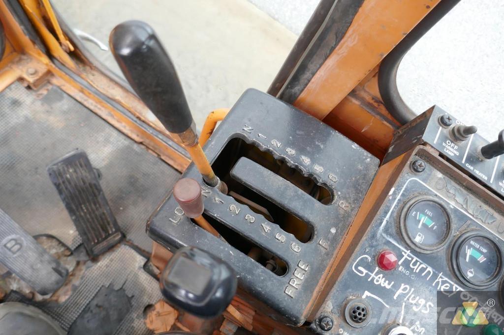 Mitsubishi MG300 Grejdery